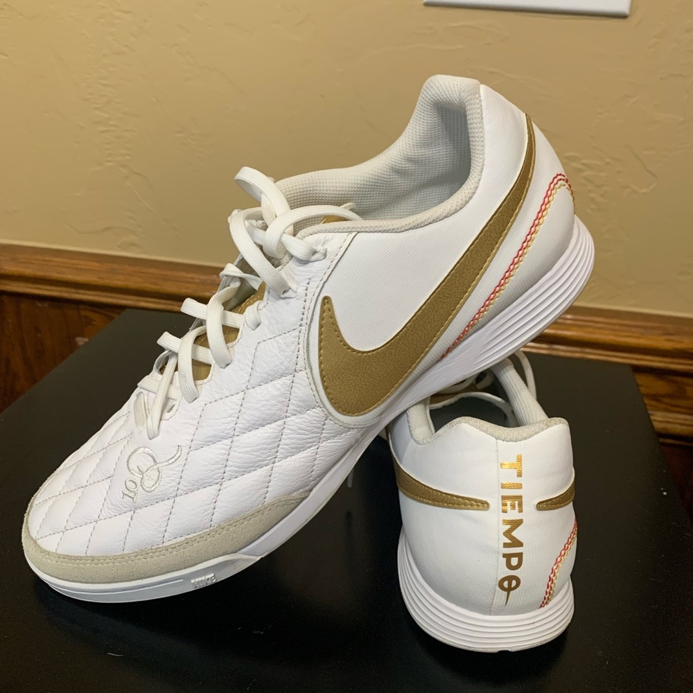 Nike Tiempo indoor/casual shoes